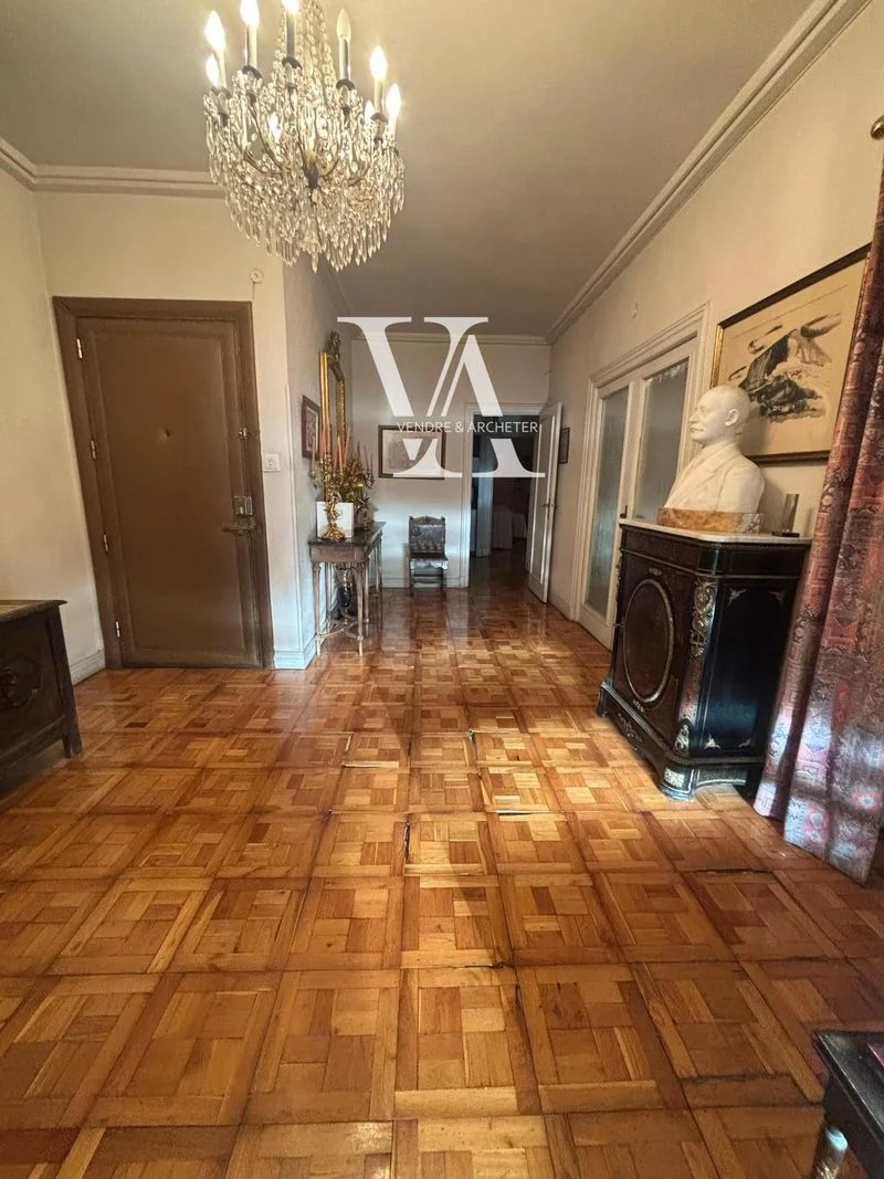 Piso para reformar en Chamberí con cinco dormitorios