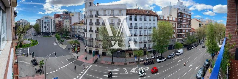 Piso reformado de seis dormitorios en Chamberí