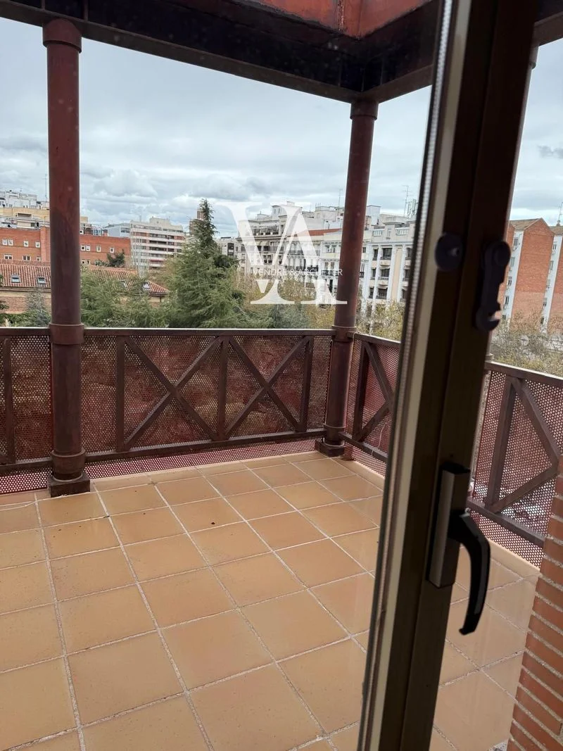 Piso reformable en Salamanca, 240 m²