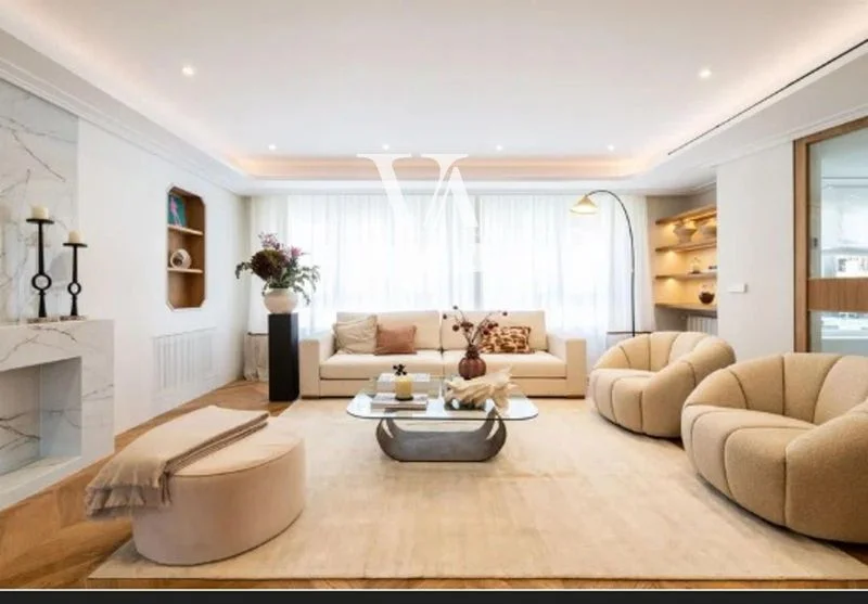 Spacious exterior flat in Chamberí