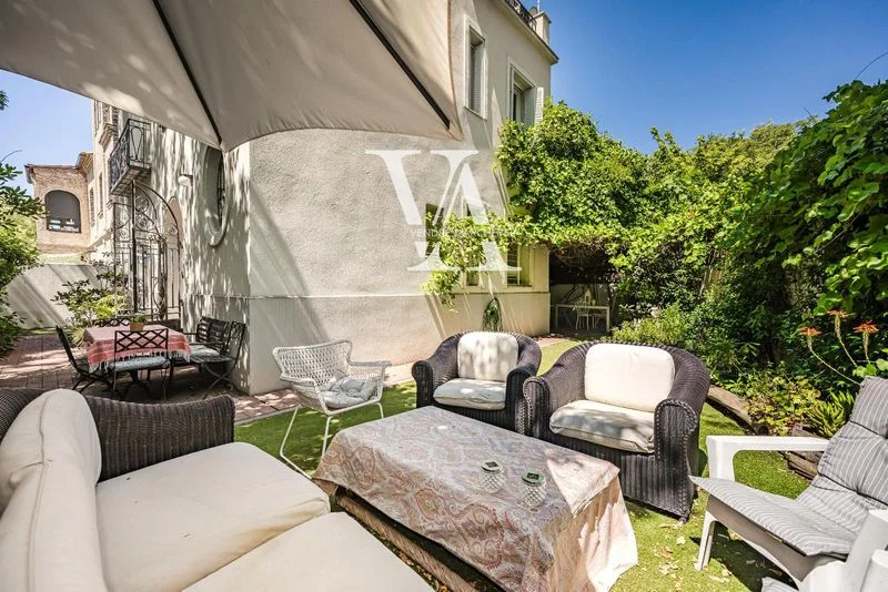 Chalet independiente cerca del Retiro, seis dormitorios
