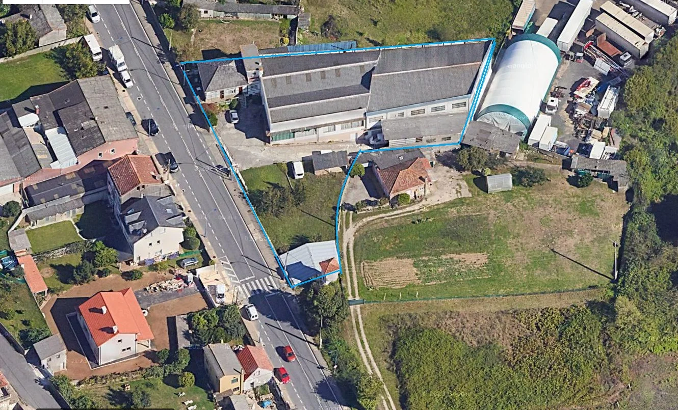 Nave industrial con vivienda y terreno