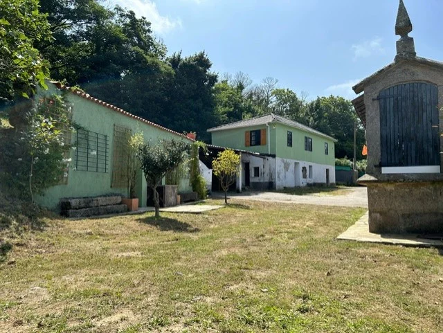 Parcela en Cambre con casa para reformar