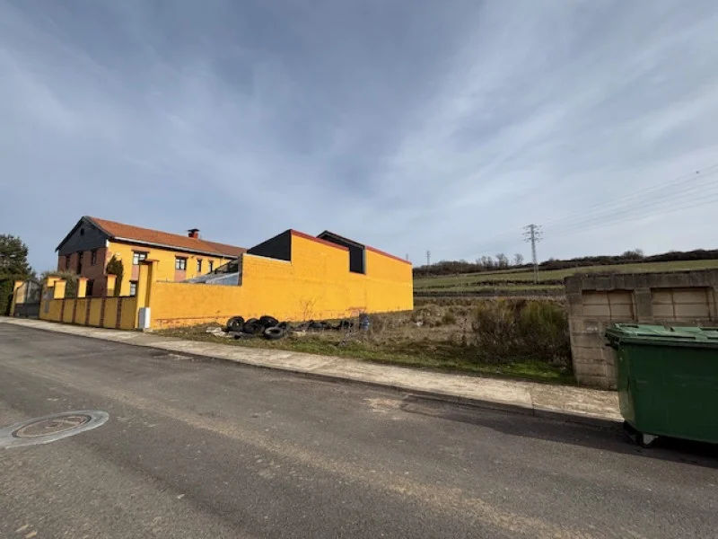 Urban industrial plot, 566 m²