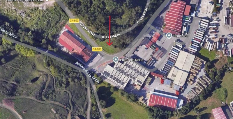 Industrial-setting plot near Torrelavega, 1,764 m²