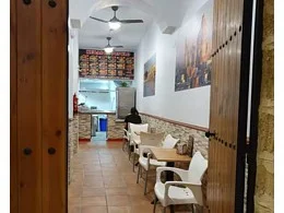 Historic Cádiz commercial unit, 75 m²