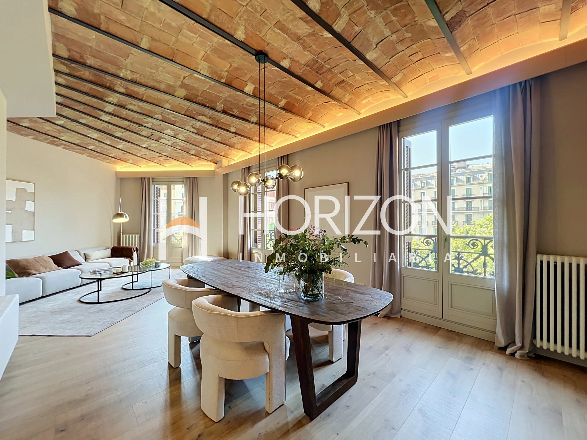 Piso rehabilitado en Quadrat d'Or, 206 m²