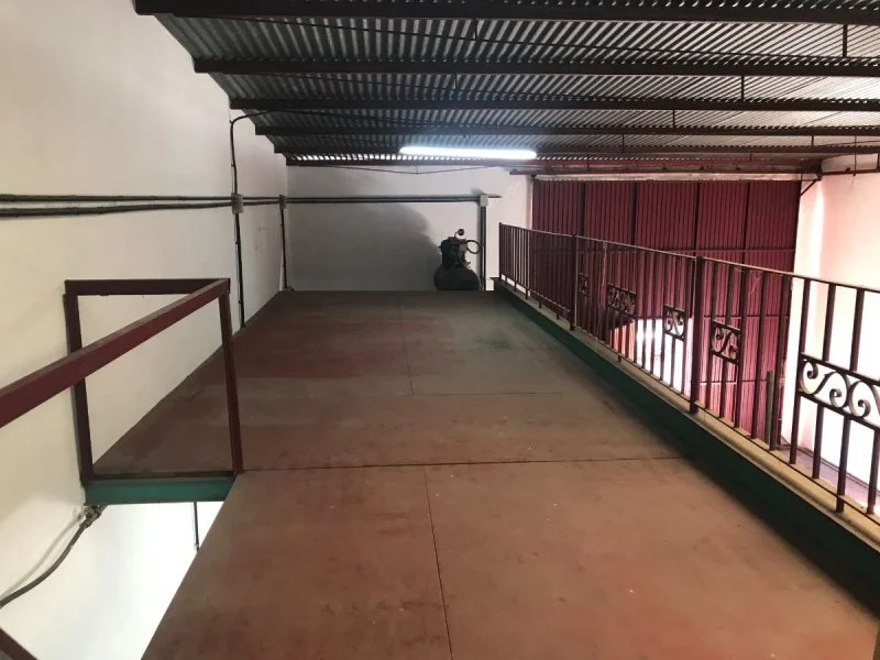 Automotive workshop in Bollullos, 100 m²