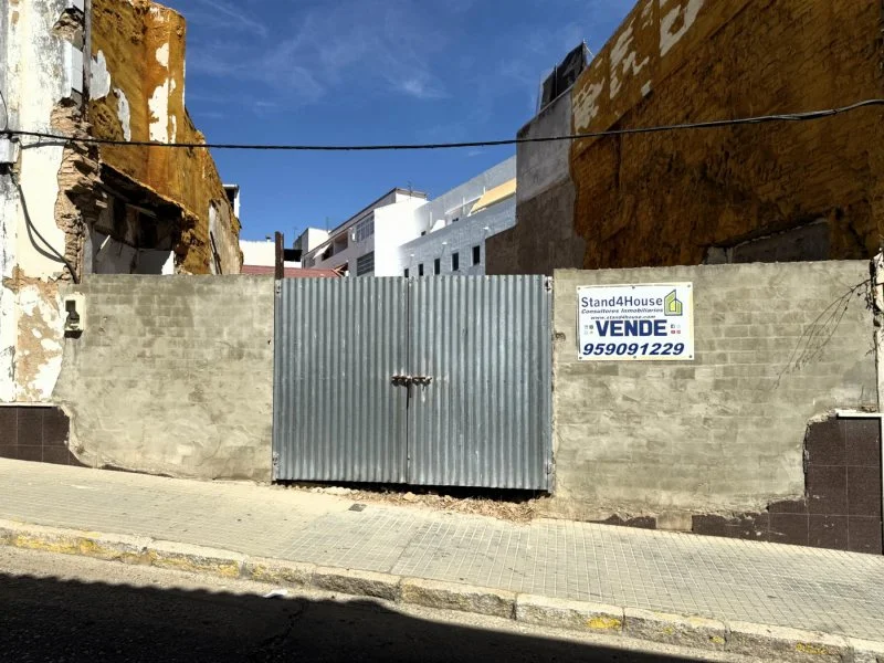 Urban centre plot, 176 m²