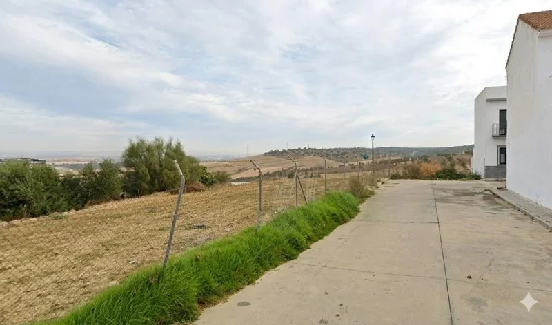 Solar urbano con potencial de construcción