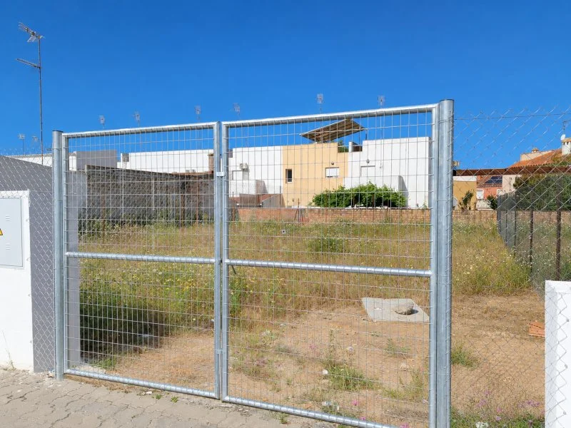 Parcelas urbanas en Umbrete, 122 m²
