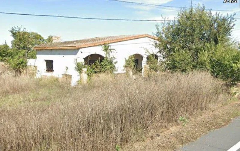 Urban plot with 222 m² building