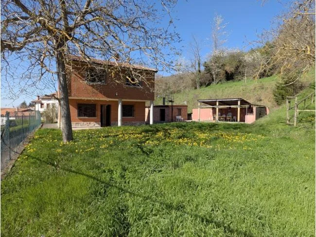 House with 800 m² natural plot