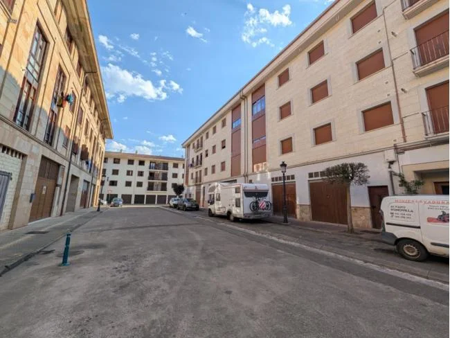Compact Ezcaray flat near river