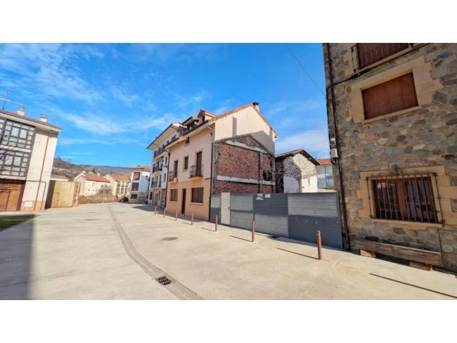 Urban plot near river, 196 m²