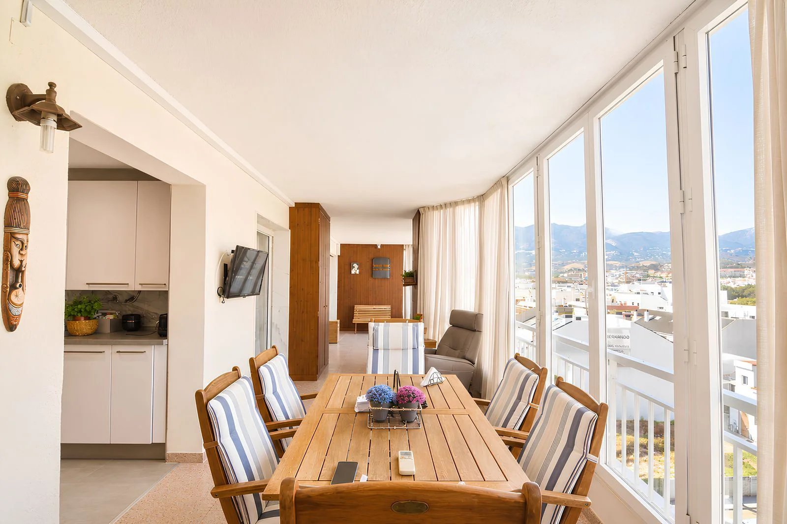 Renovated four-bedroom apartment near beach