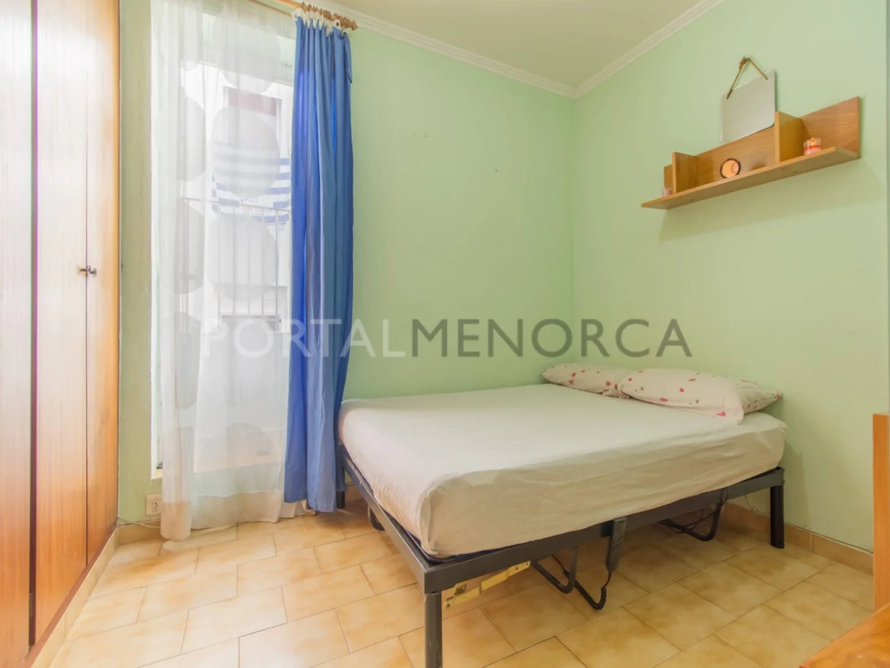 Spacious Es Castell flat, 3 bedrooms