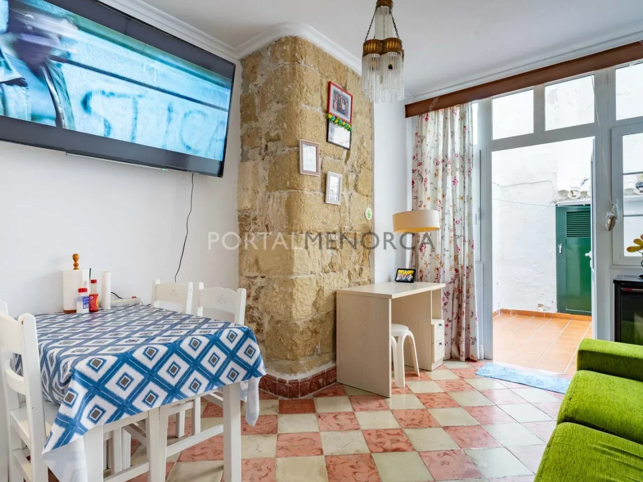 Casa histórica en Mahón con cuatro dormitorios