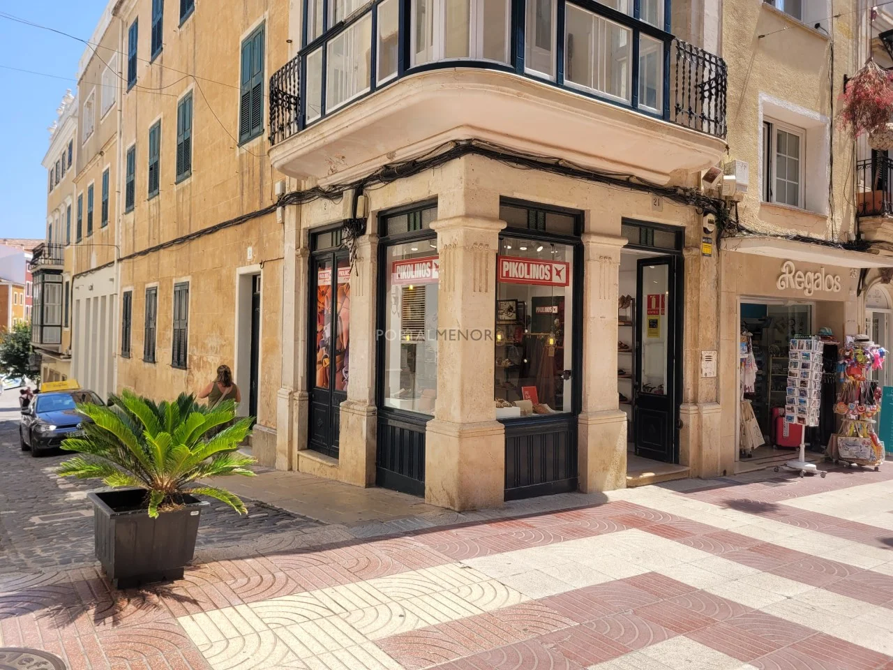 Local comercial en esquina en Mahón