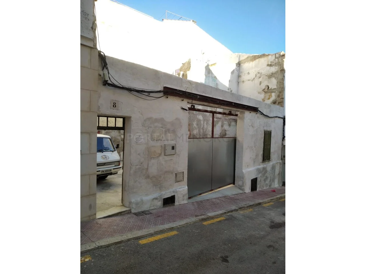 Buildable historic-centre plot, 96 m²
