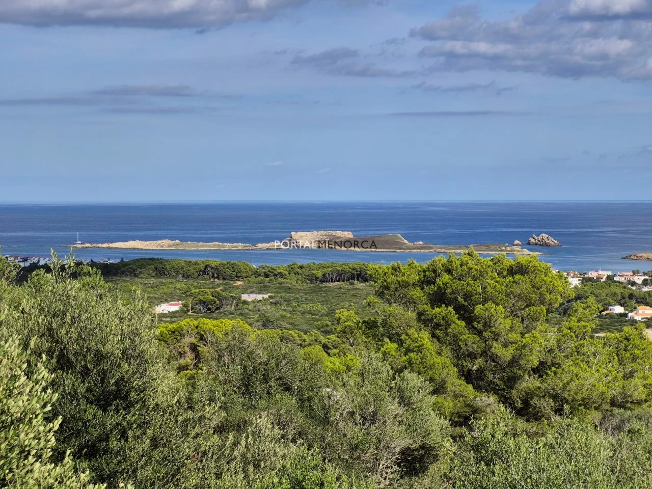 Parcela edificable con vistas al mar