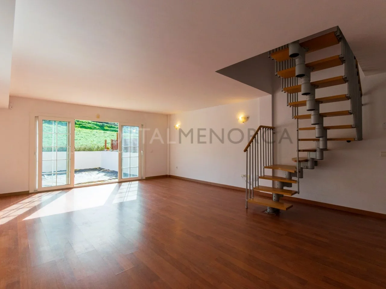 Es Mercadal triplex with four bedrooms