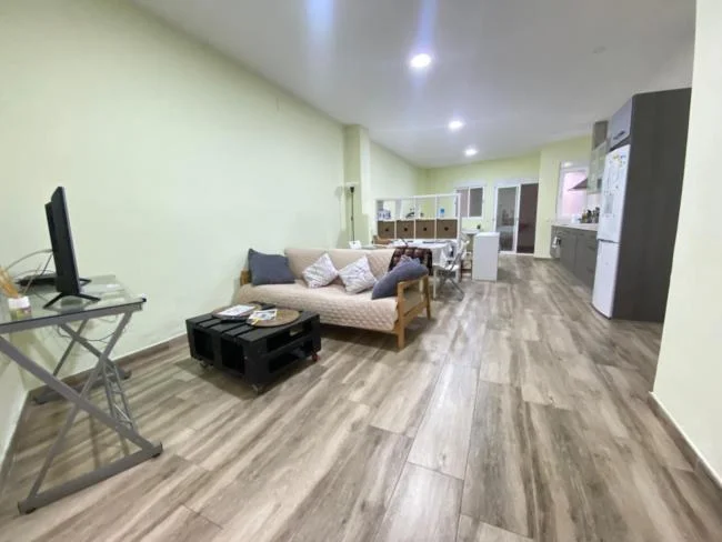 Local comercial nuevo en Russafa, 73 m²