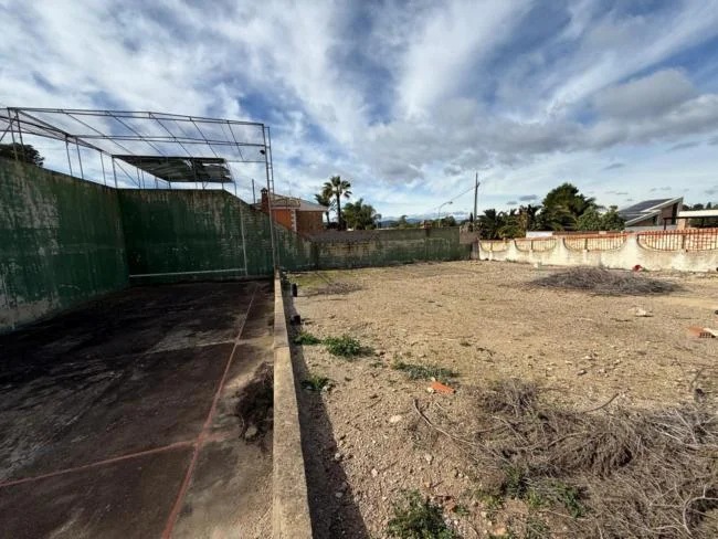 Parcela residencial de 700 m² en Entrepins