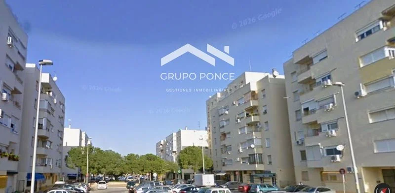 Visible corner commercial unit in Jerez