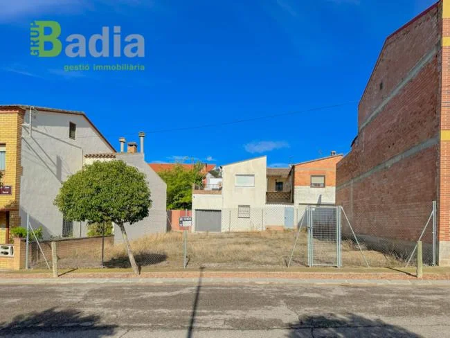 Solar de 250 m² en Raimat