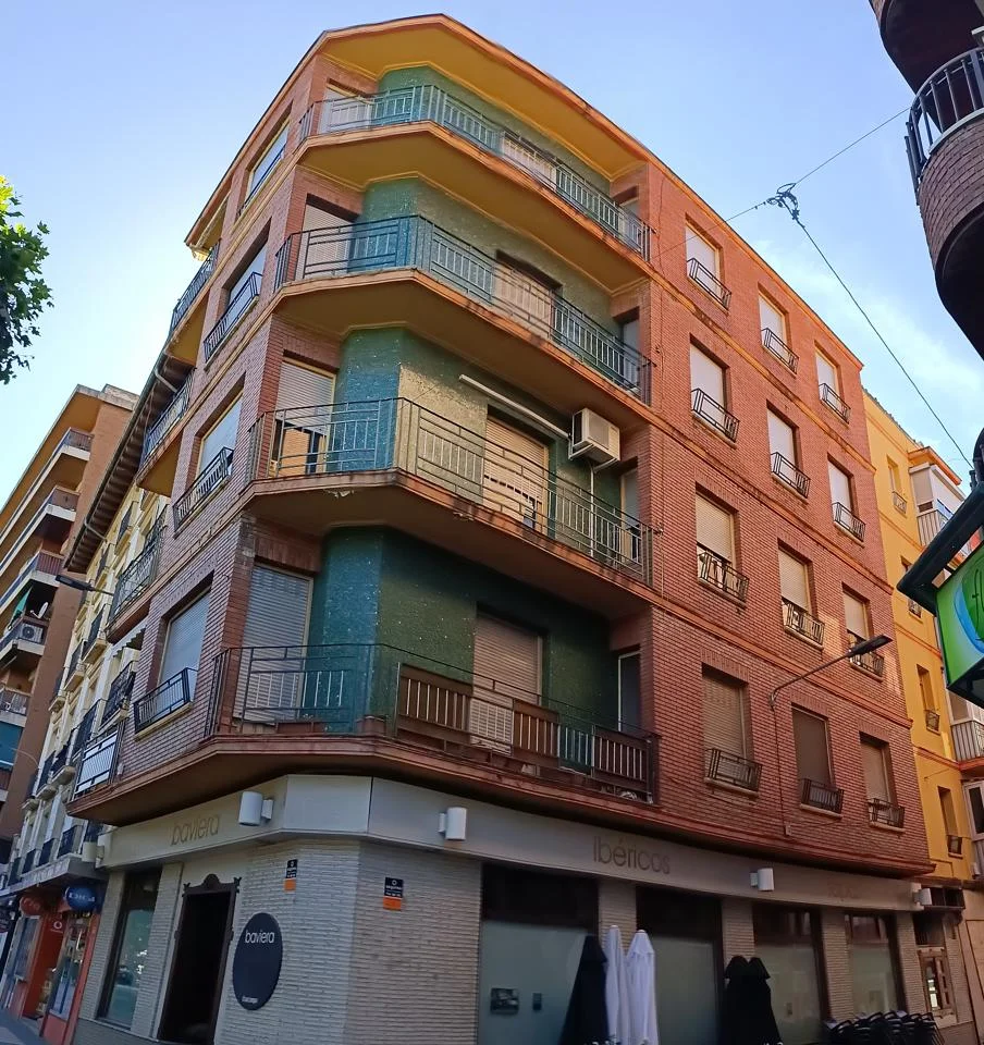Piso reformado céntrico de cuatro dormitorios