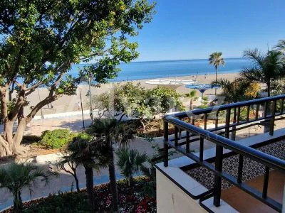 Apartamento en primera línea en Estepona, 1 dormitorio