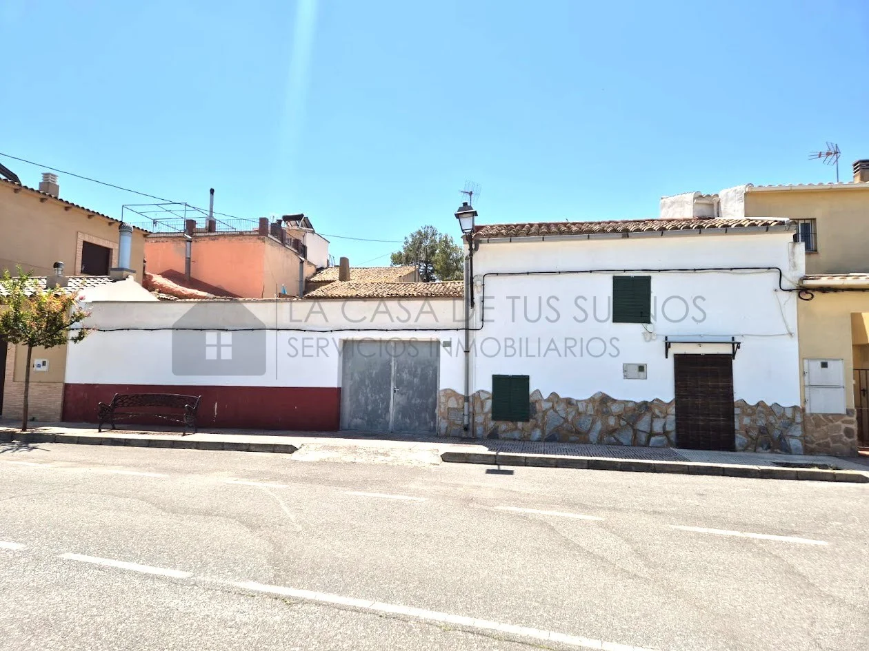 Village house with 123 m² patio