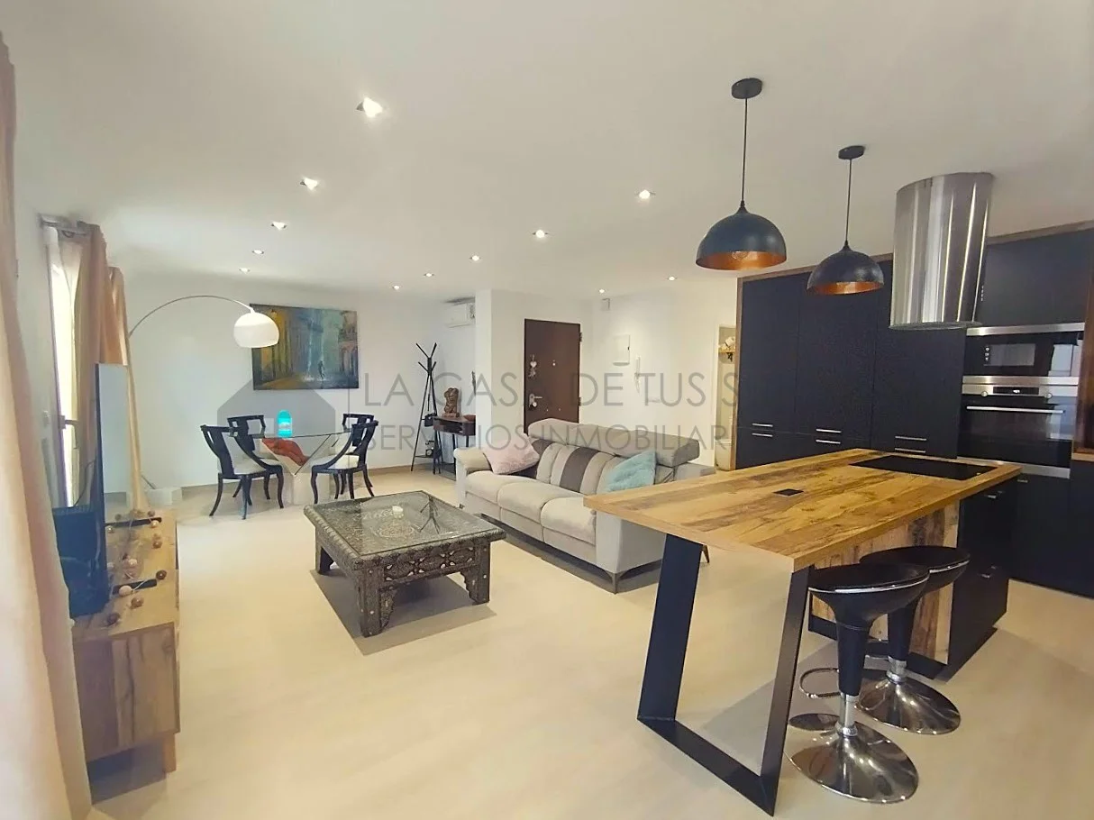 Ático reformado en Elda con terraza de 15 m²