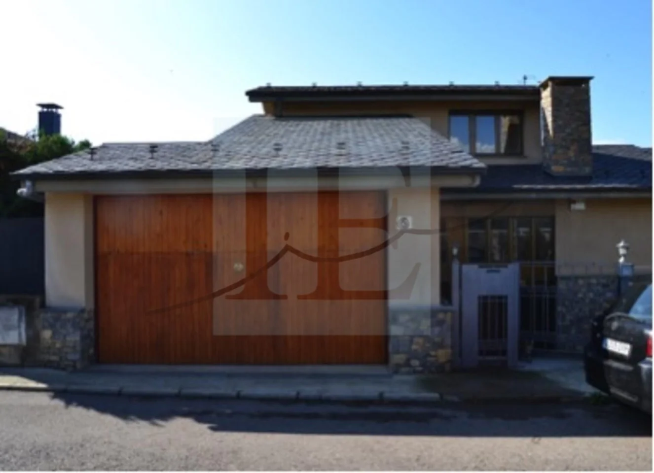 Three-floor house in Montferrer, four bedrooms