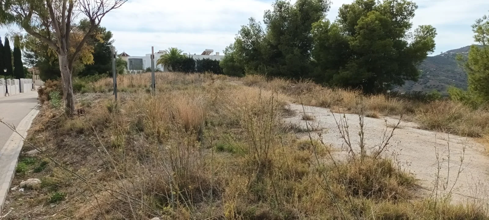 Developable Frigiliana plot with sea views