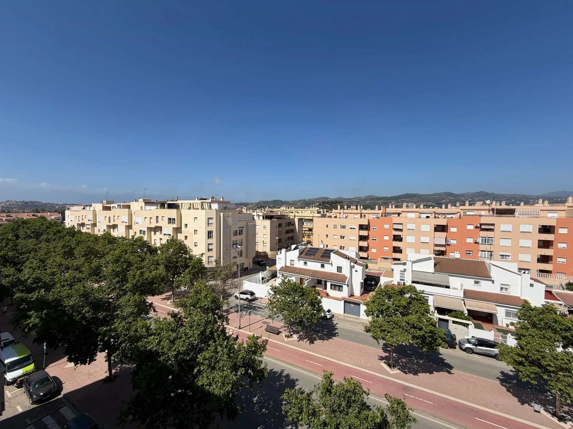 West-facing penthouse with terrace, Vélez