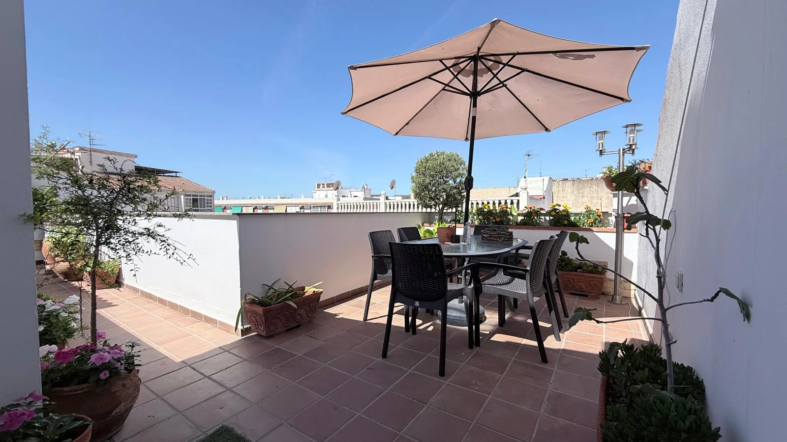 Central duplex penthouse, four rooms