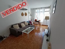 Four-bedroom renovation flat in Guinardó