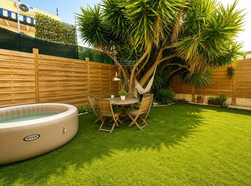 Ground-floor flat with private garden