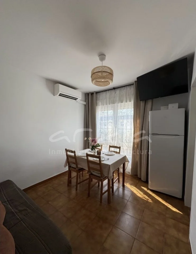 Refurbished two-bedroom flat in Algirós