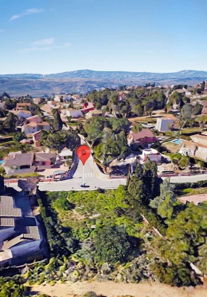 Urban plot in Montserrat, 1,565 m²