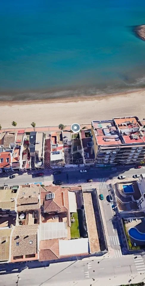 230 m² urban beachfront plot