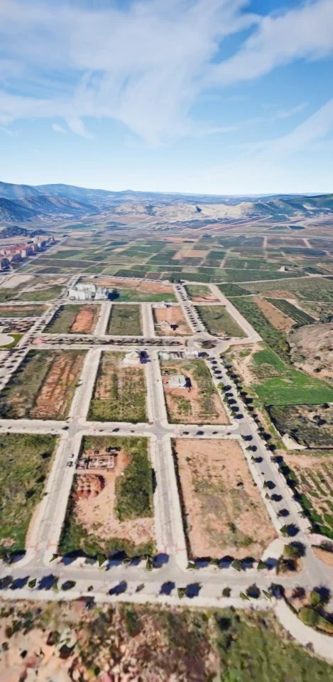 Urban plot near Sagunto station