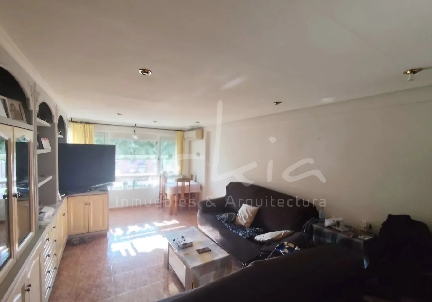 Bright seventh-floor flat near La Fe