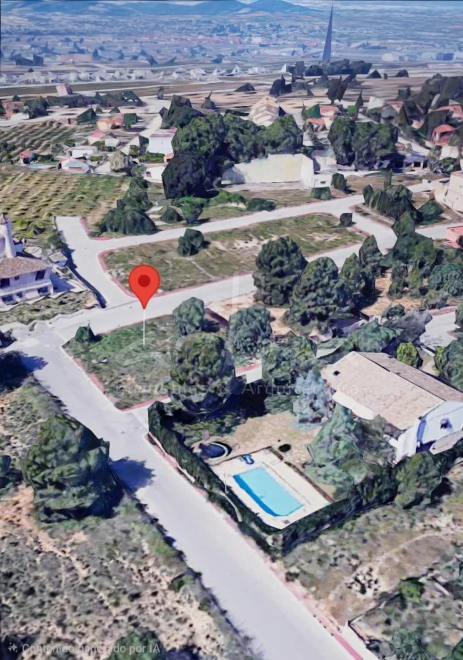 Urban three-frontage plot in Montesano