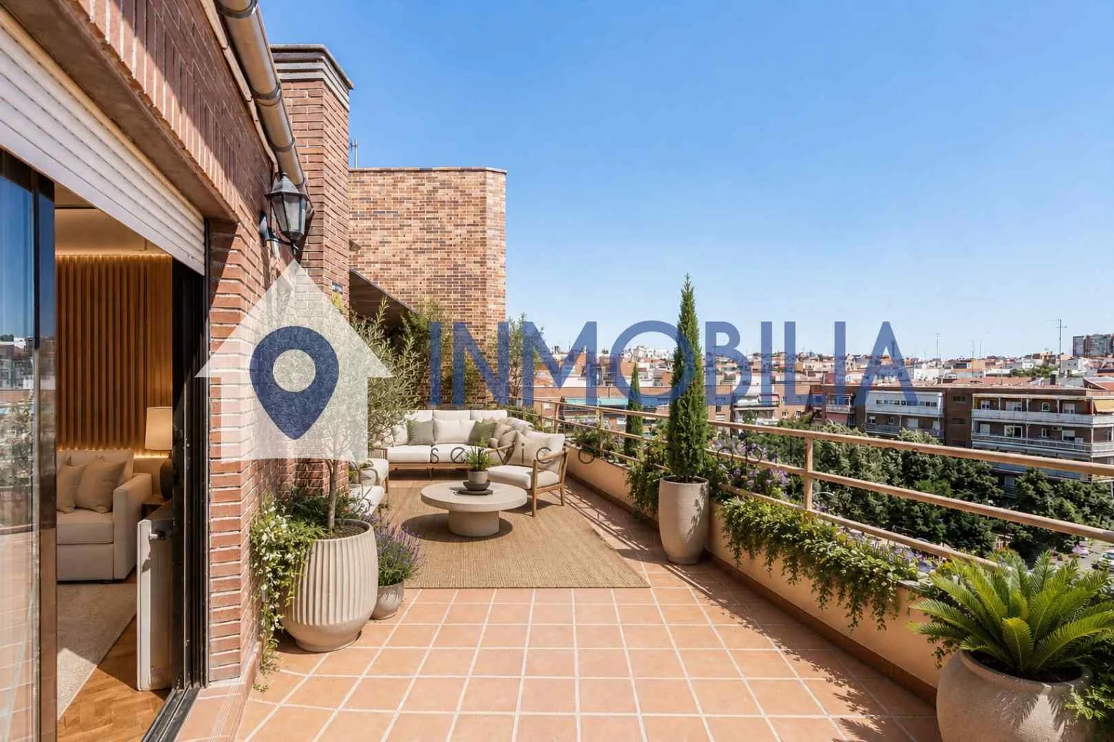 Ático dúplex con terraza en Ciudad Lineal