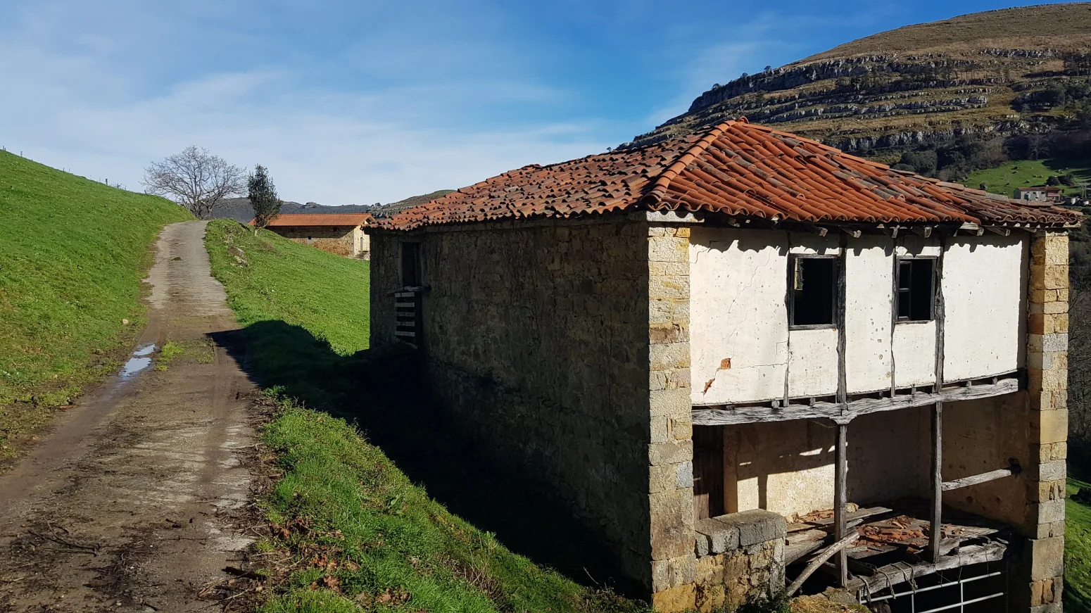 Stone cabin on 7,500 m²