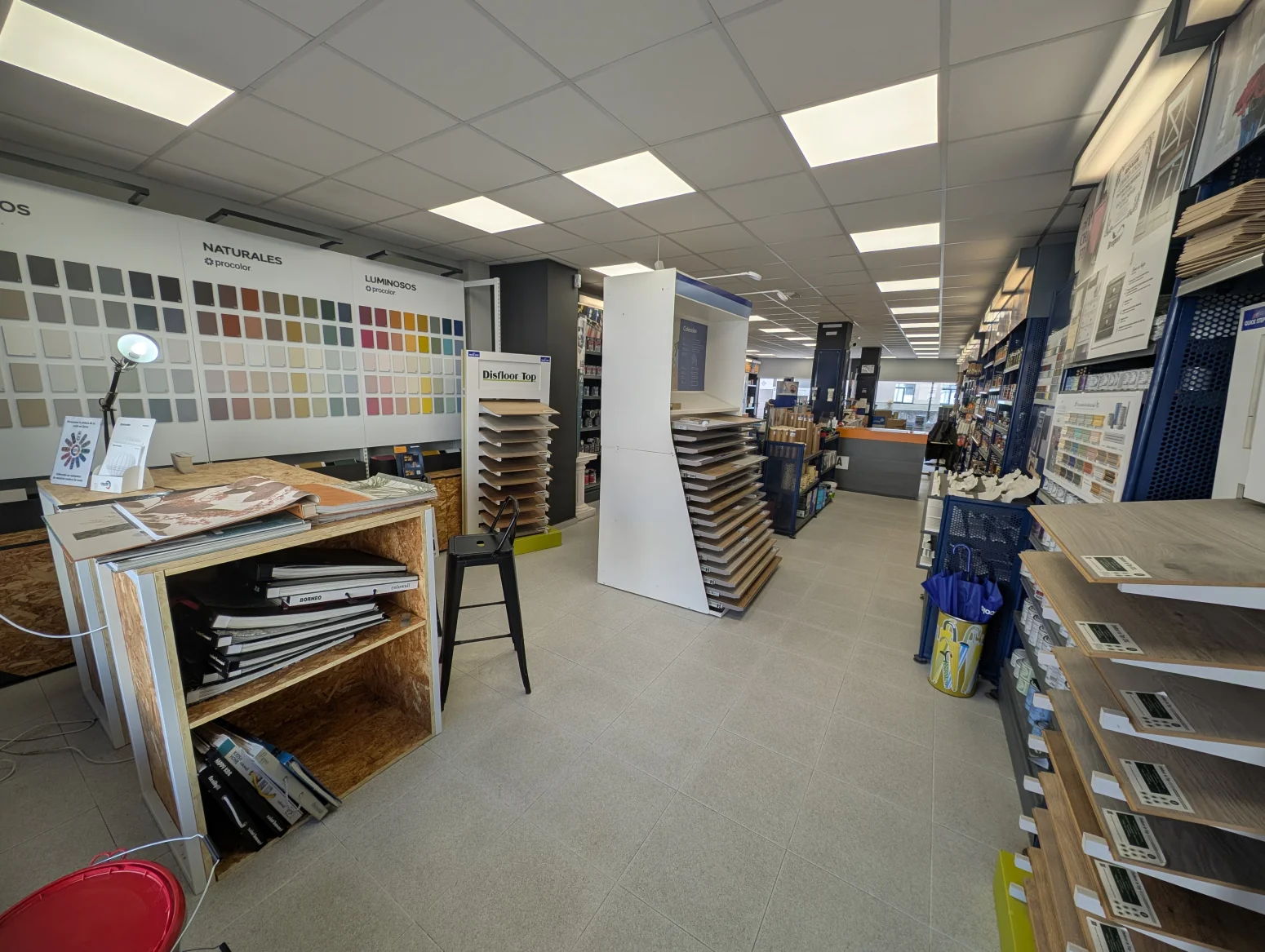 Local visible en Colindres de 144 m²