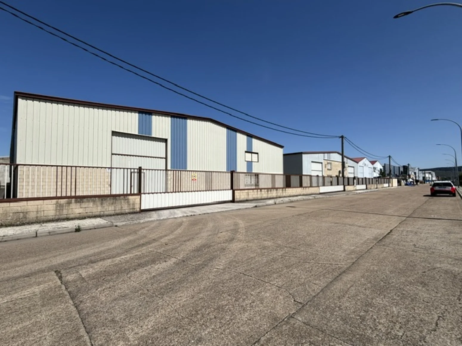 Two industrial warehouses in Aguilar